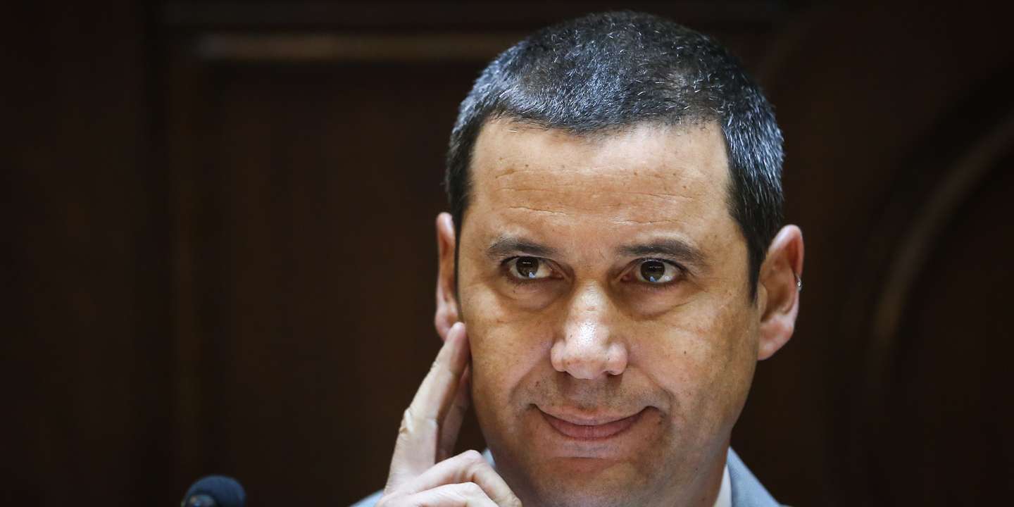 Ministro voltou a uma comissão parlamentar quase um mês depois do inquérito que fez a oposição pedir a sua cabeça.
