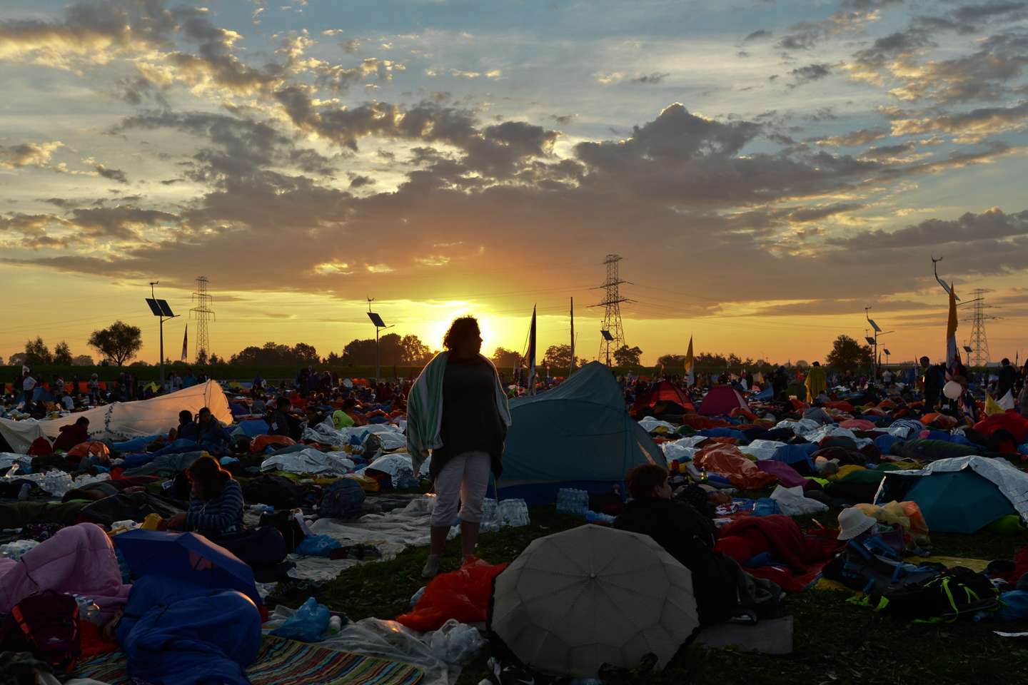 Pilgrims awaiting for Pope Francis final mass