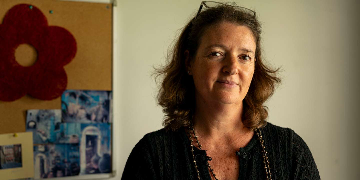 Sónia Bernardes é psicóloga social, psicóloga clínica e investigadora no ISCTE, onde estuda há mais de duas décadas a relação entre fatores psicossociais e a dor crónica