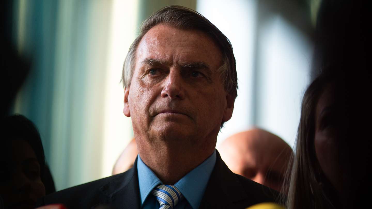 Bolsonaro Seeks Support Ahead of Tight Presidential Run-off