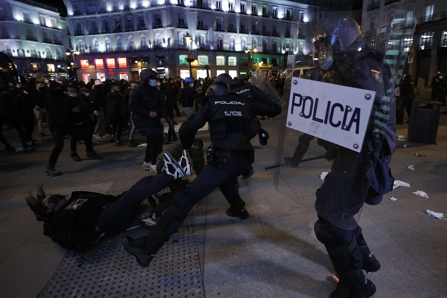 Spain sees second night of rioting after rappers arrest