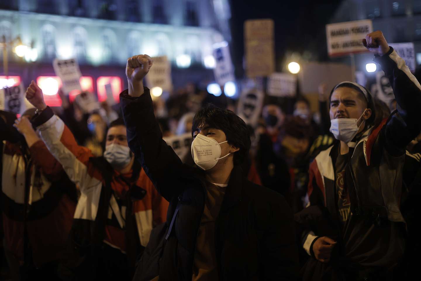 Spain sees second night of rioting after rappers arrest