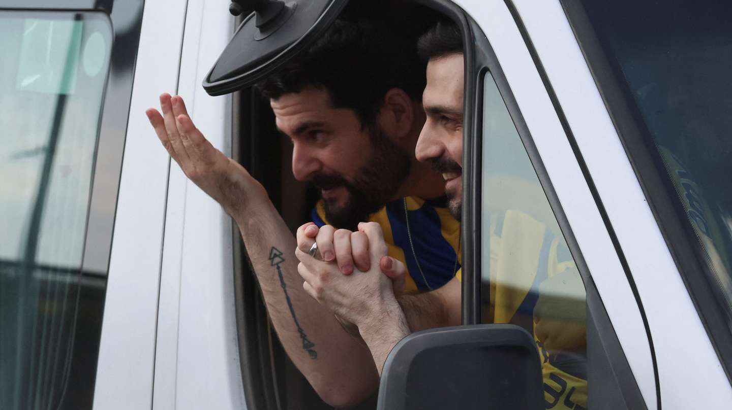Brothers Gali Berman and Ziv Berman, released hostages, who were kidnapped during the deadly October 7, 2023 attack by Hamas and taken to Gaza, arrive at Sheba Medical Center, amid a ceasefire between Israel and Hamas in Gaza, in Ramat Gan, Israel October 13, 2025. REUTERS/Hannah McKay