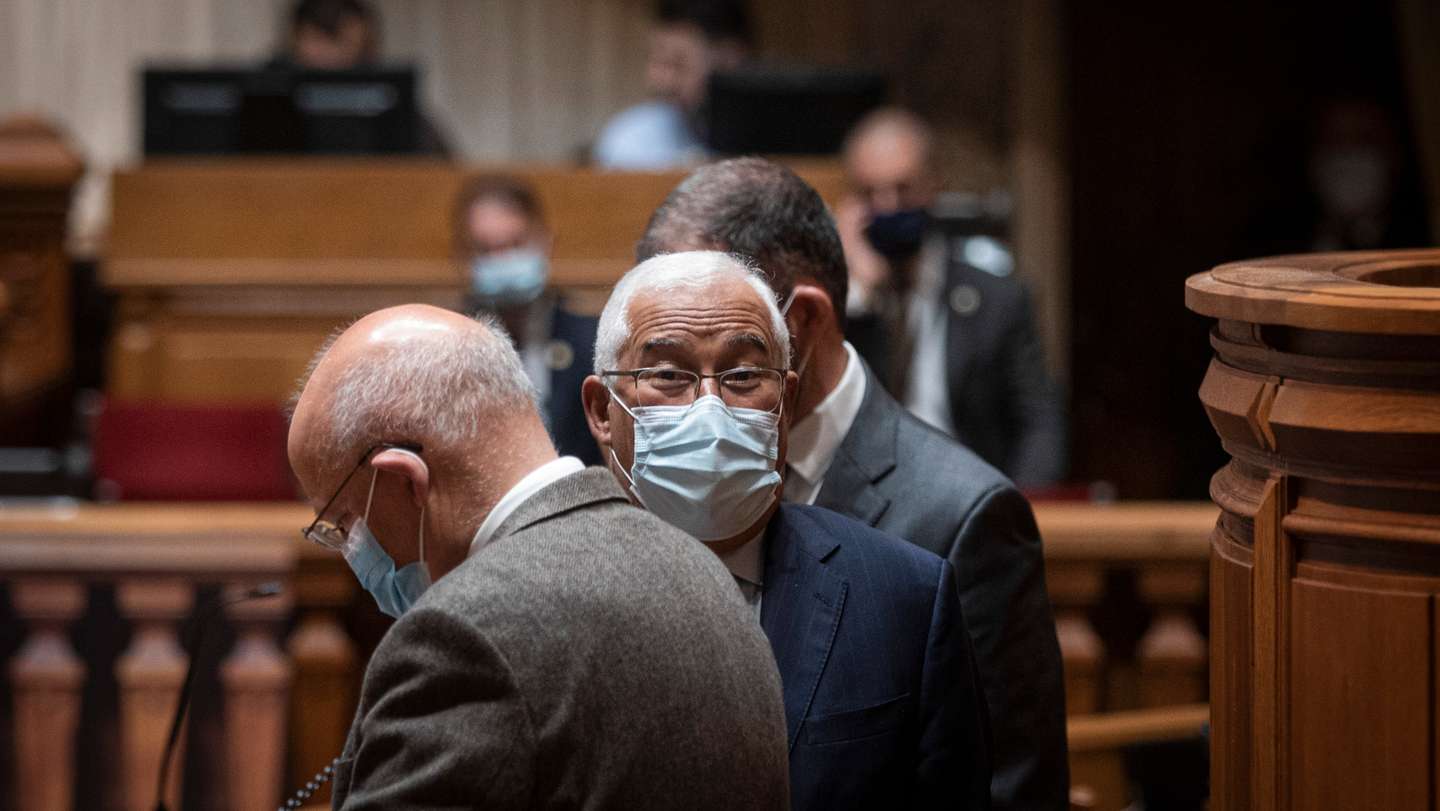 O primeiro-ministro, António Costa, durante o debate preparatório do Conselho Europeu na Assembleia da República em Lisboa, 09 de dezembro de 2021. JOÃO PORFÍRIO/OBSERVADOR