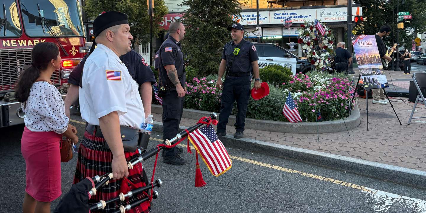 Homenagem da comunidade portuguesa de Newark às vítimas e aos heróis do 11 de setembro de 2001