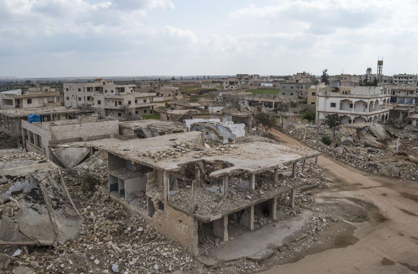 Tiny witnesses of bombs and gunfire: Syrian children