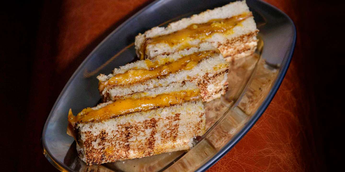 No Faminto há um bikini trufado que é uma verdadeira “tosta mista em esteróides”