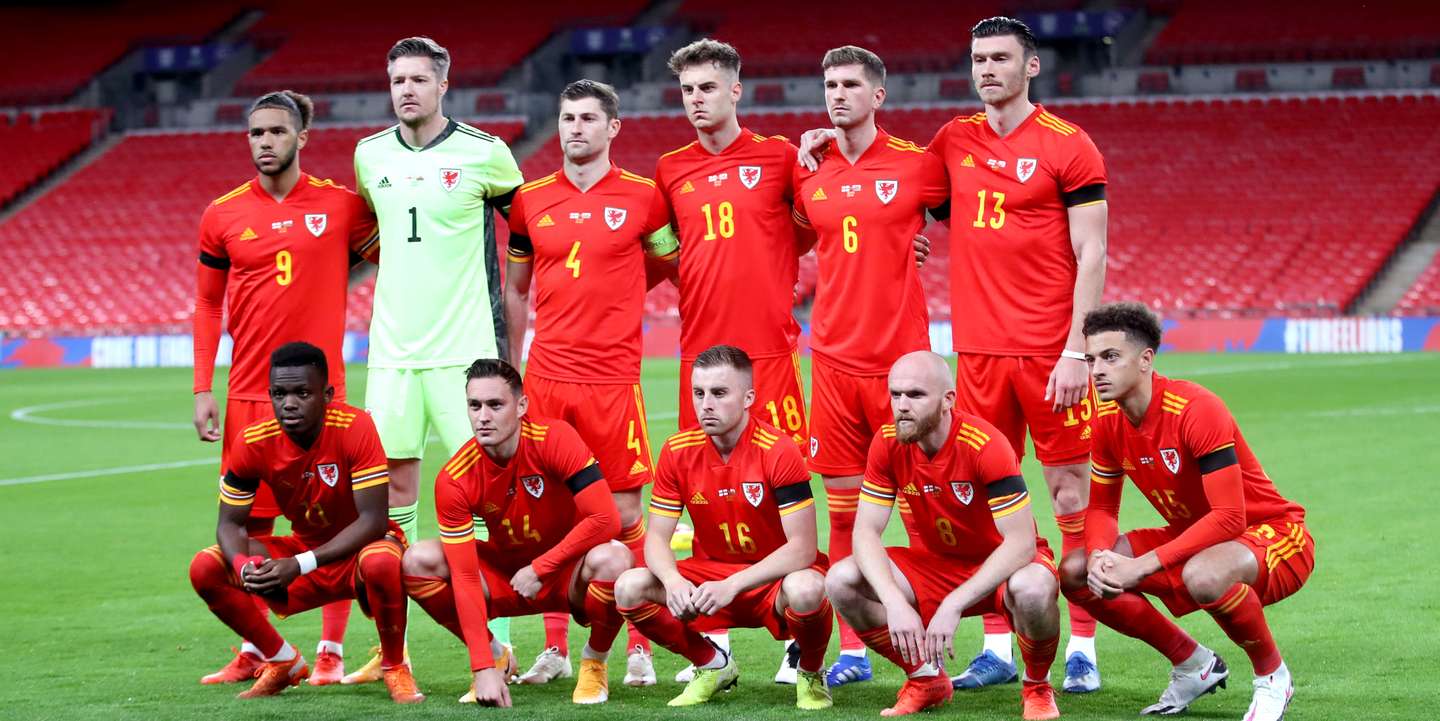 País de Gales terminou grupo E de qualificação, com Croácia, Eslováquia, Hungria e Azerbaijão, no segundo lugar com 14 pontos em oito jogos
