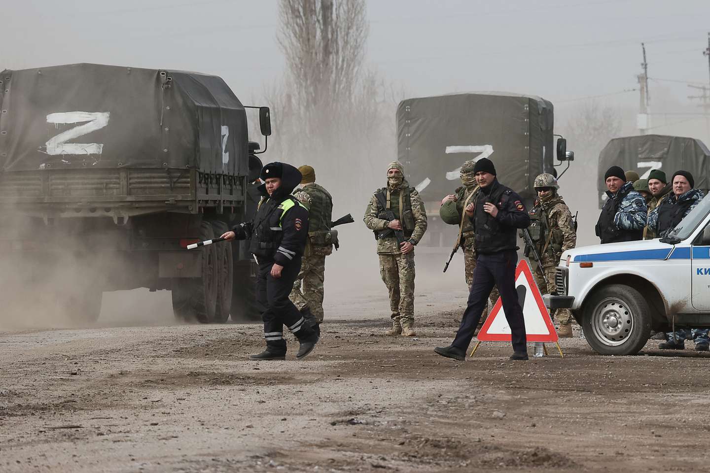 Military hardware moved across Crimea, Russia