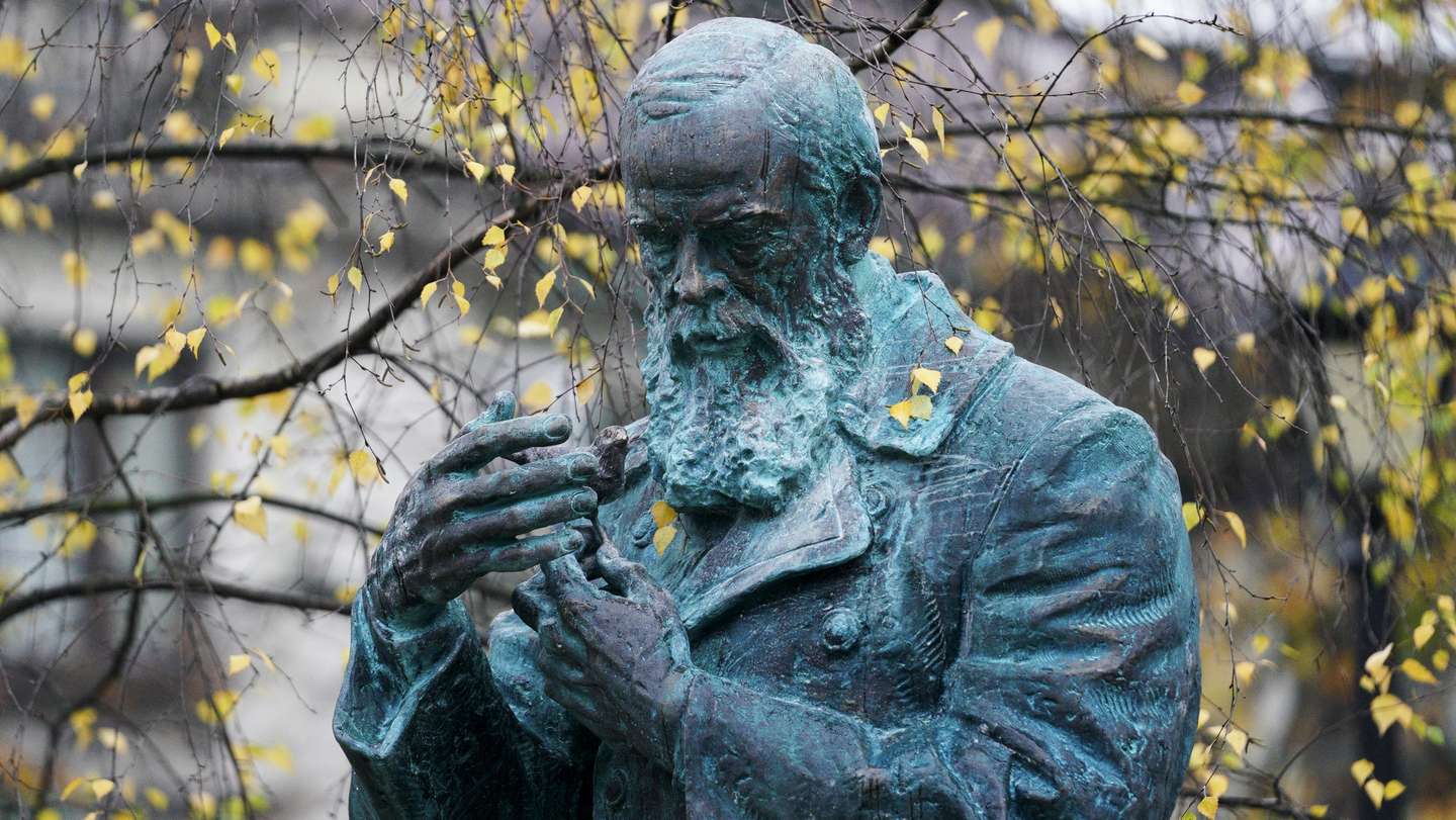 Monument to Fyodor Dostoevsky unveiled in Kaliningrad on his 200th birthday