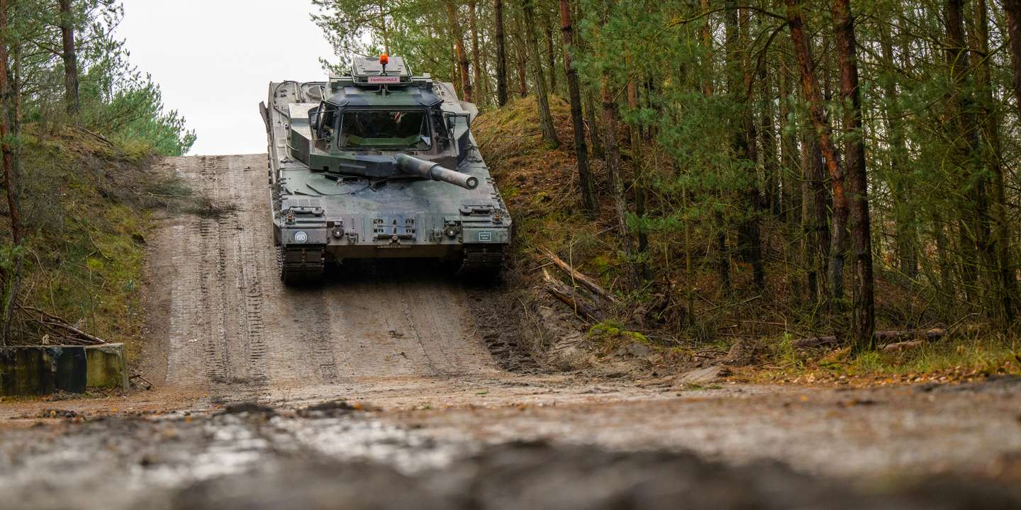 Tank driving training of Slovak servicemen and women