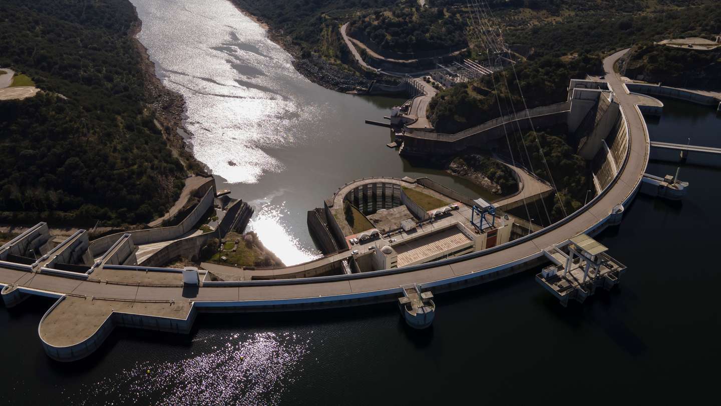 Reportagem sobre a influência da Barragem do Alqueva na agricultura do Alentejo. Reportagem sobre um olival de produção intensiva perto da Beja. Alqueva, Beja, 10 de fevereiro de 2022. JOÃO PORFÍRIO/OBSERVADOR