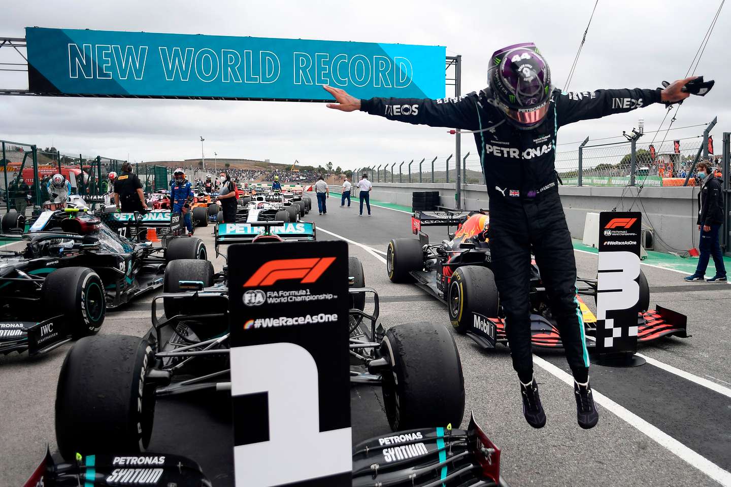 AUTO-PRIX-F1-POR-RACE