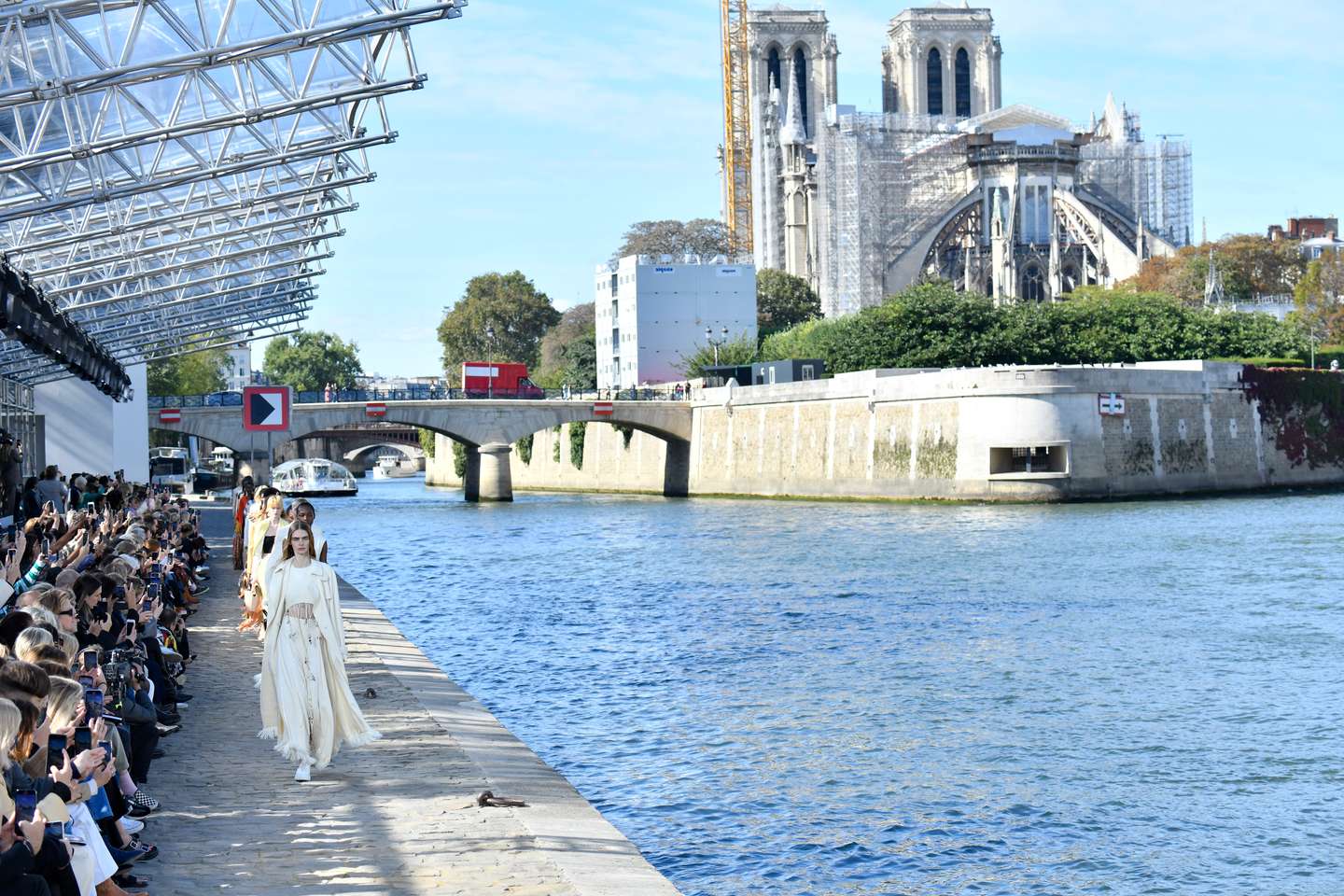 Chloe - Runway - Spring/Summer 2022 Paris Fashion Week