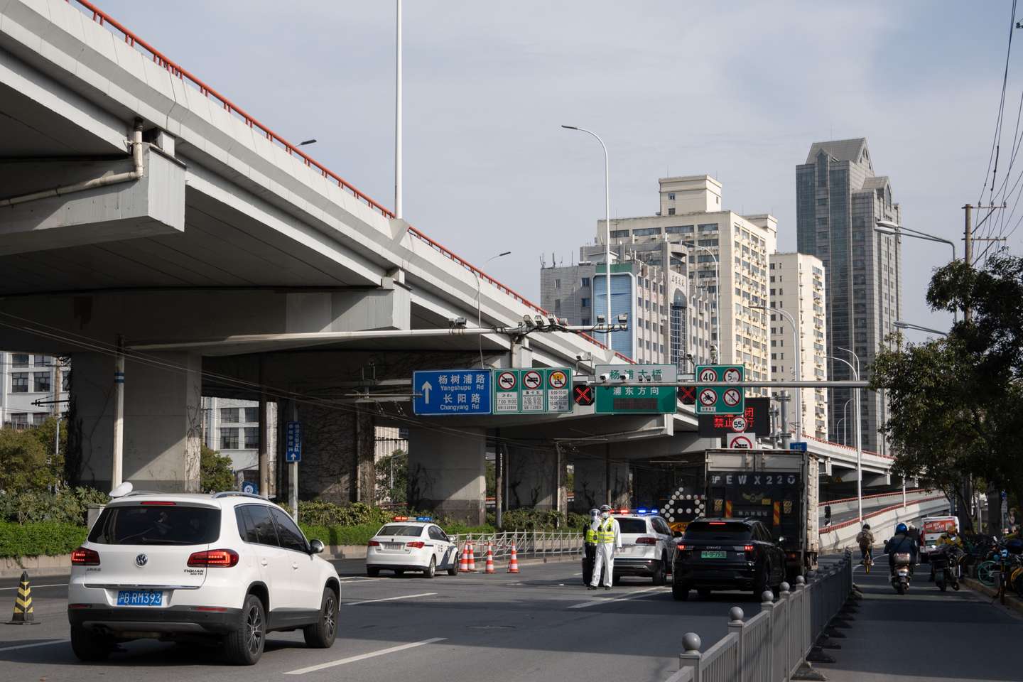 A entrada para a zona Pudong está proibida