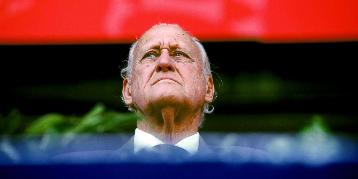 O brasileiro foi presidente da FIFA durante 24 anos, de 1974 a 1998