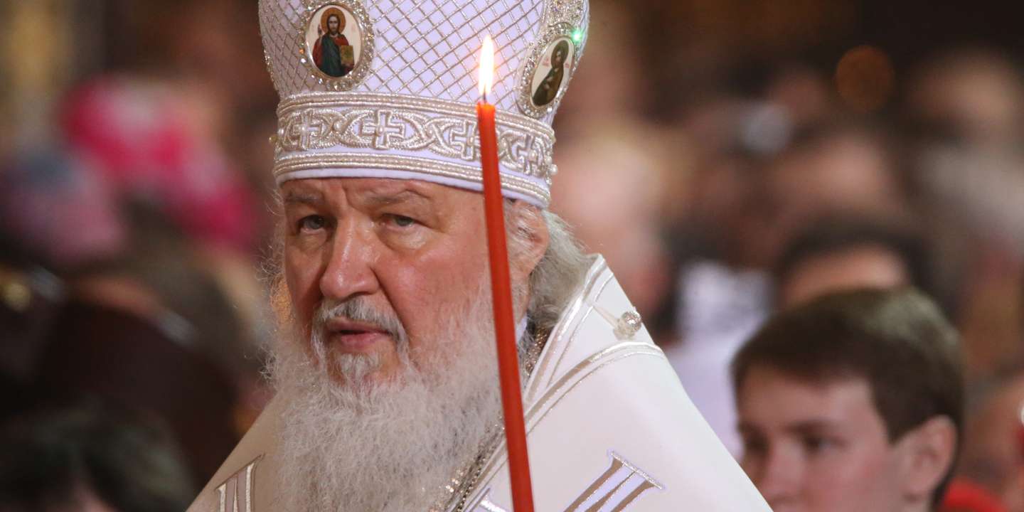 Putin Celebrates Orthodox Easter Service