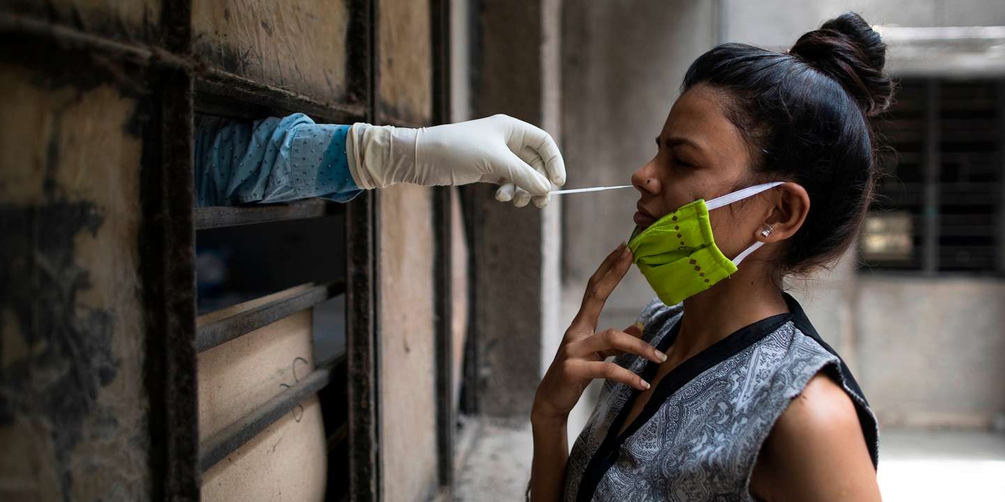TOPSHOT-INDIA-HEALTH-VIRUS
