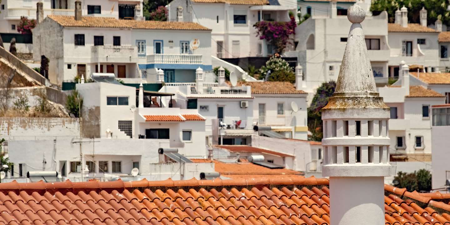 Casal acusado de centenas de crimes operava em Albufeira