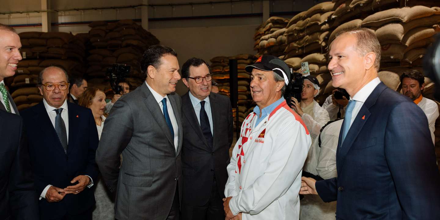 O primeiro-ministro, Luís Montenegro, e o ministro da Economia, Castro Almeida, inauguraram os novos investimentos da Delta em Campo Maior.