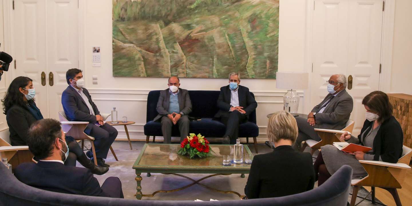 As ministras da Presidência e da Saúde também estiveram nas reuniões desta terça-feira, bem como o secretário de Estado dos Assuntos Parlamentares.