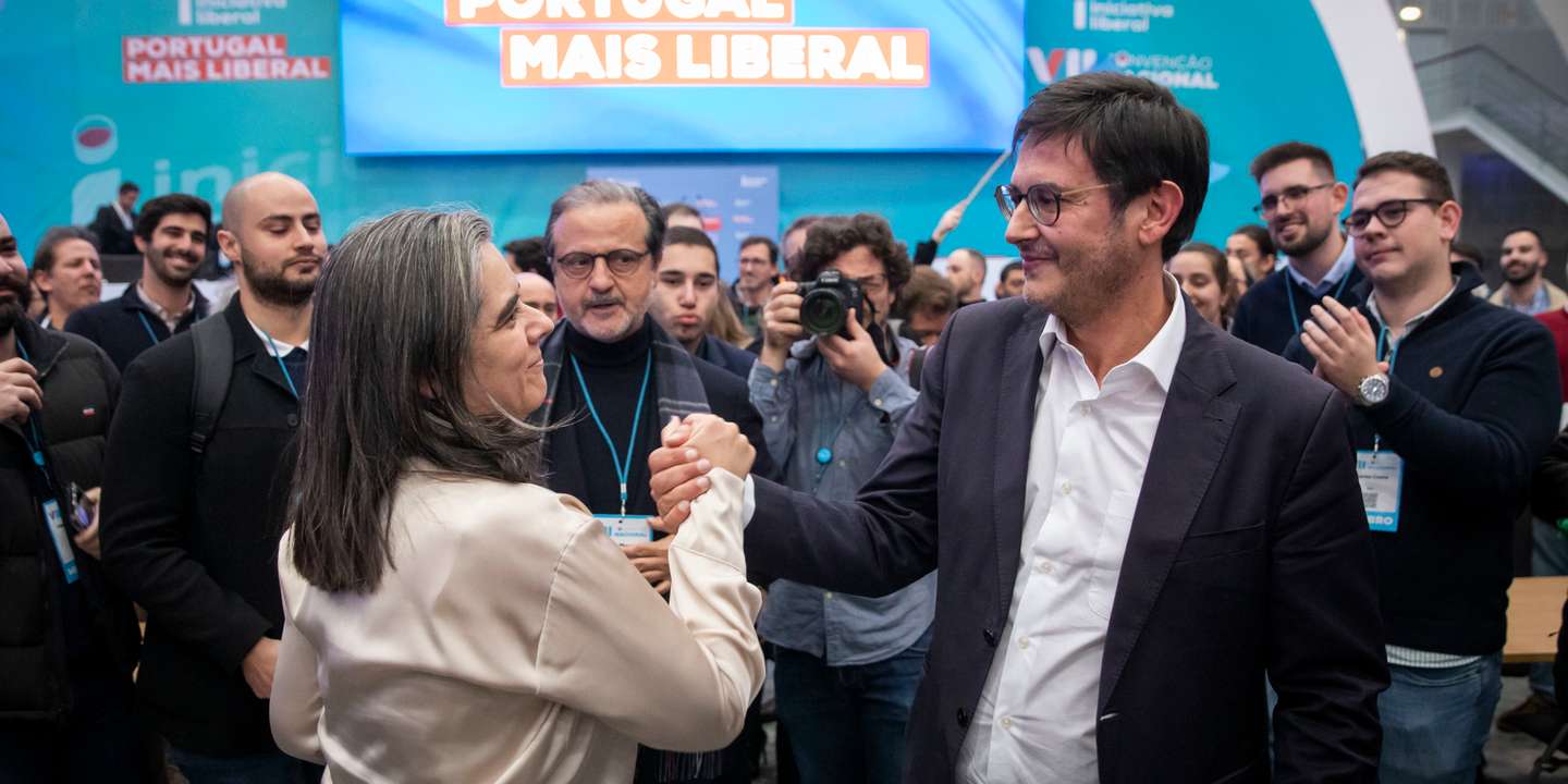 Carla Castro foi derrotada por Rui Rocha na convenção e acaba por sair da bancada meses depois