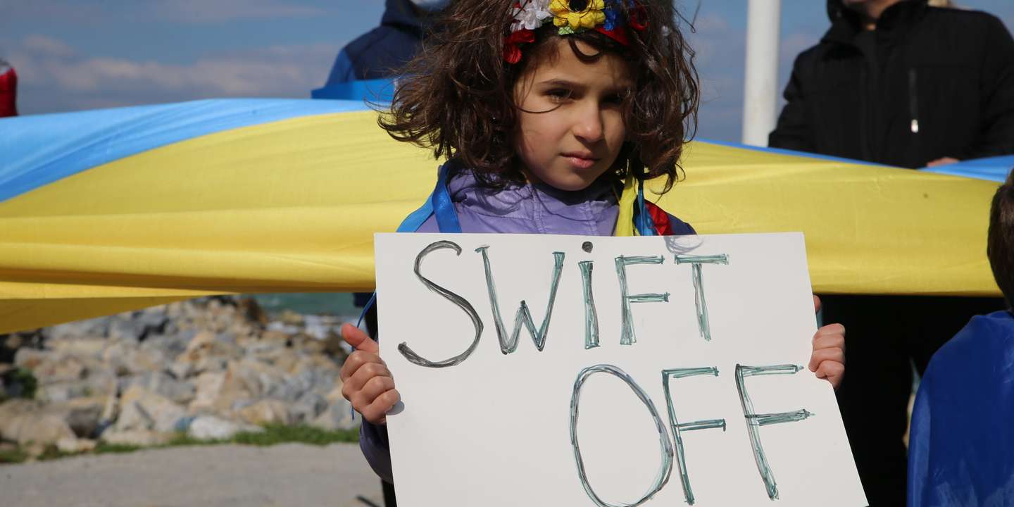 Protest of Ukrainians living in Turkiye's Aydin against Russia's military operation