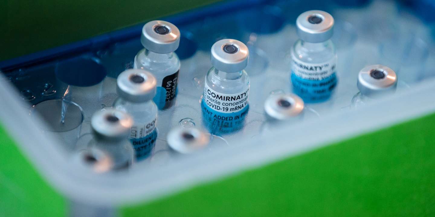 Australians Inoculated For COVID-19 As Vaccine Booking System Launches Online
