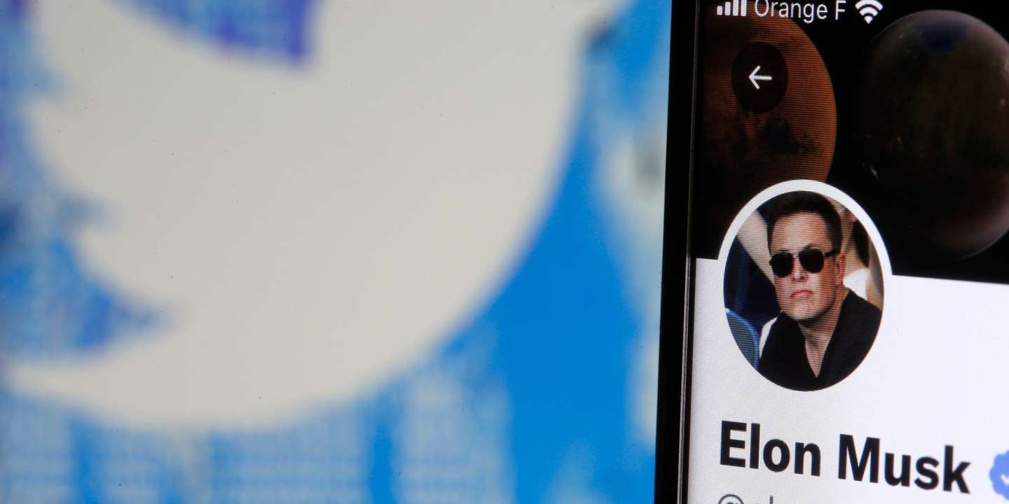 Elon Musk Buys Social Network Twitter