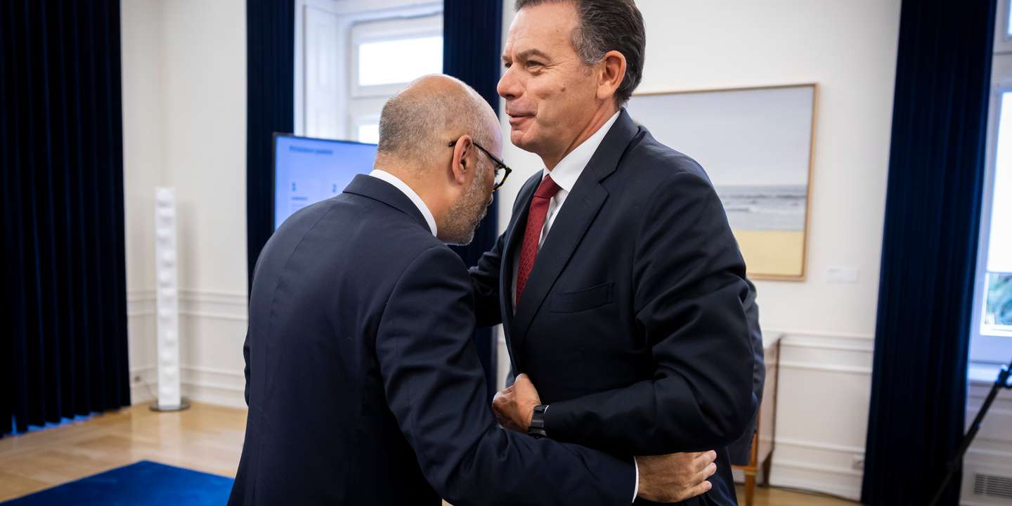 Pinto Luz, ministro da Habitação, e Luís Montenegro estão nas mãos do Chega