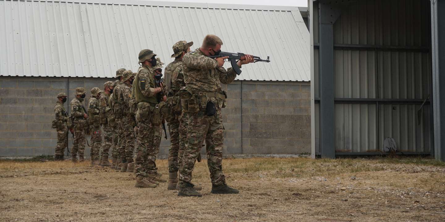 British military trains Ukrainians to fight at home