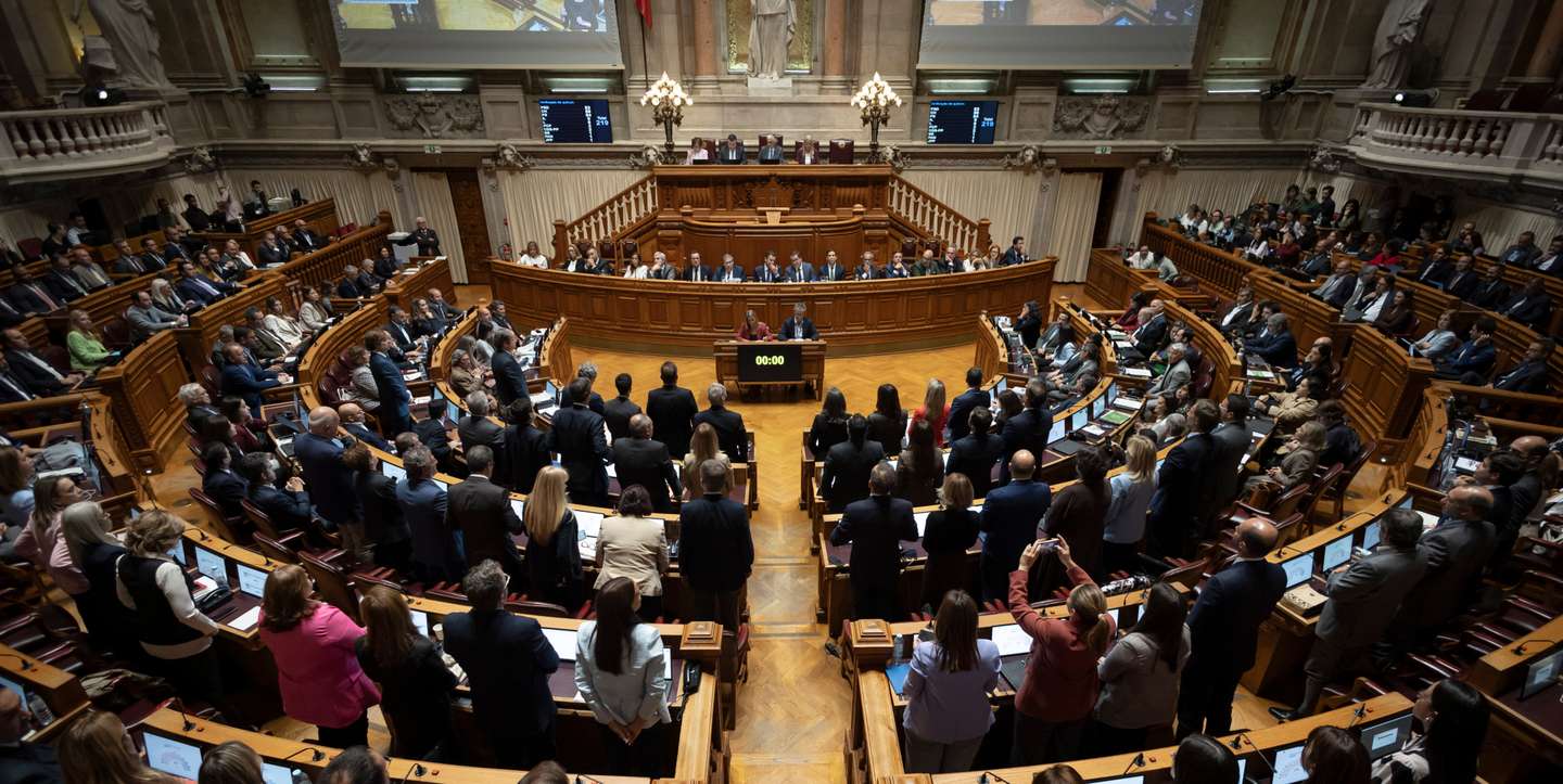 O Orçamento do Estado para 2026 foi aprovado com a abstenção do PS e com 167 alterações face ao documento entregue pelo Governo.