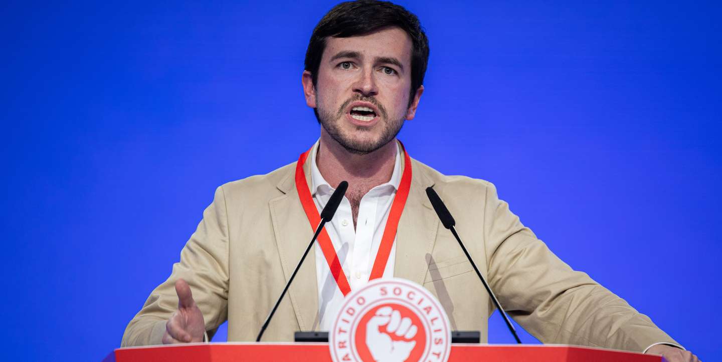 O presidente é o deputado Miguel Costa Matos que levou ao último Congresso uma moção mais crítica da estratégia de oposição ao Governo feita por Carneiro.