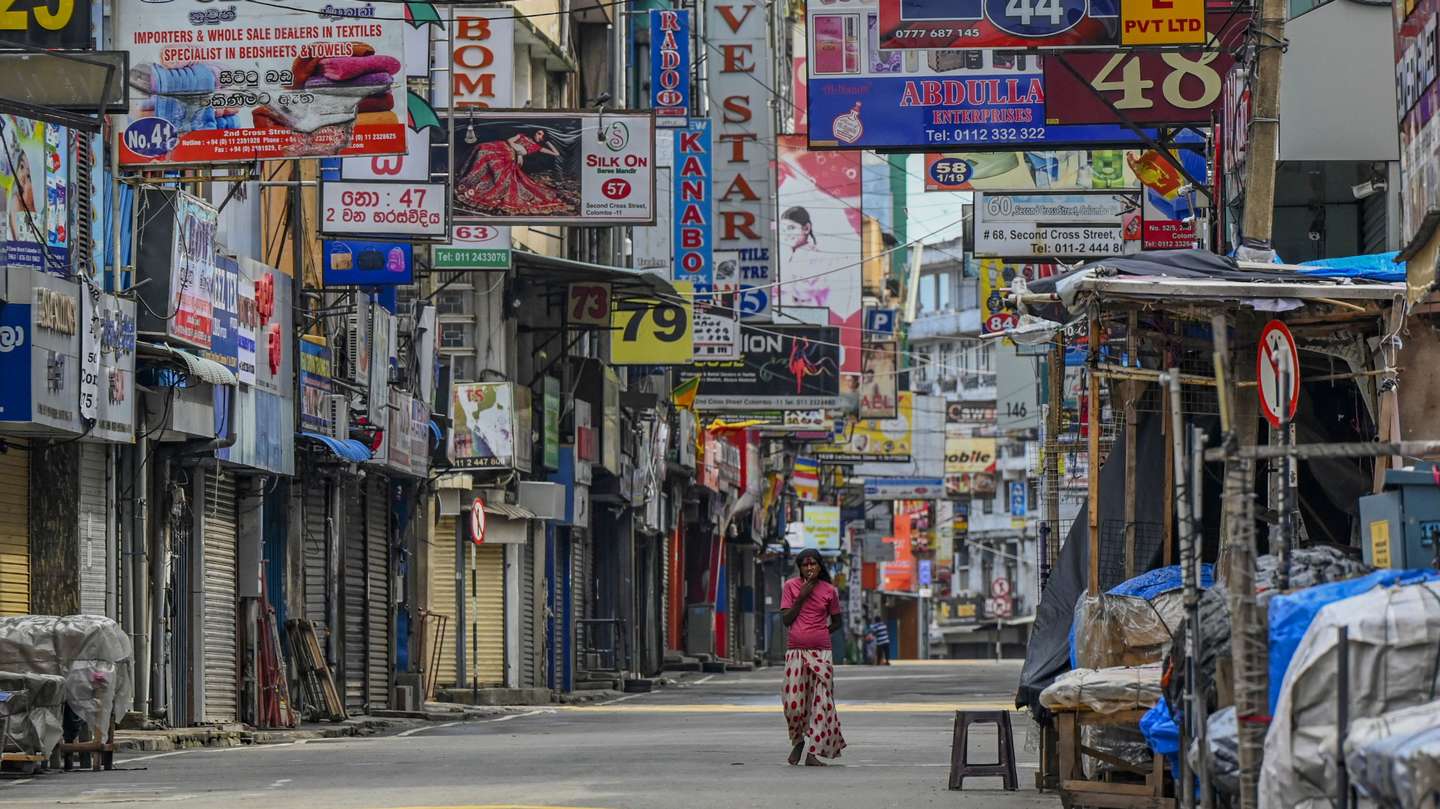 TOPSHOT-SRI LANKA-HEALTH-VIRUS-LOCKDOWN