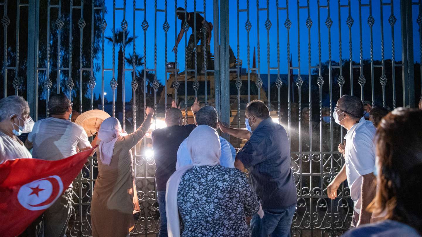 Tunisiaâs president suspends parliament, assumes executive powers