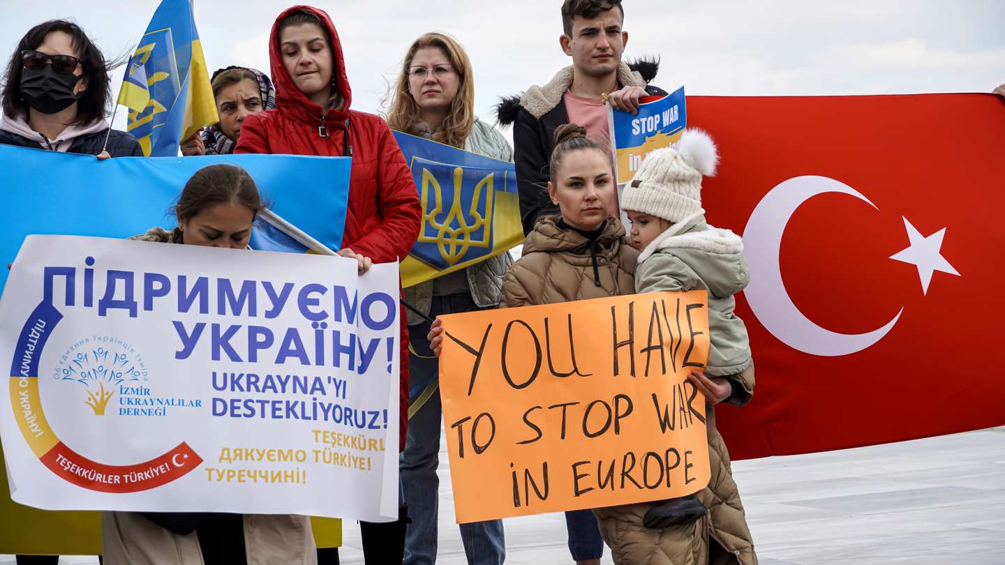 Protest of Ukrainians in Izmir, after Russia invades Ukraine