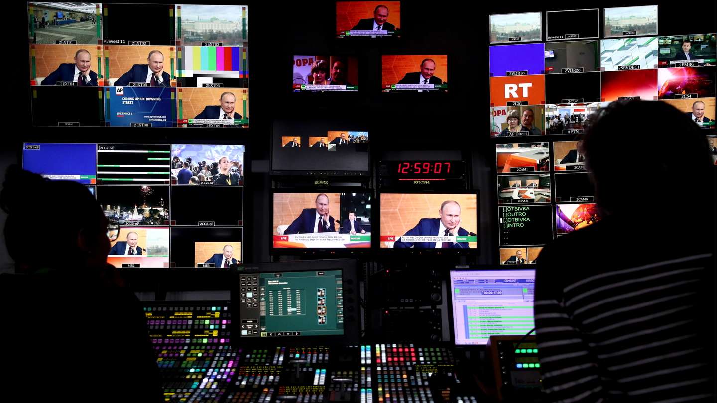 Broadcast of Russian President Putin's annual news conference