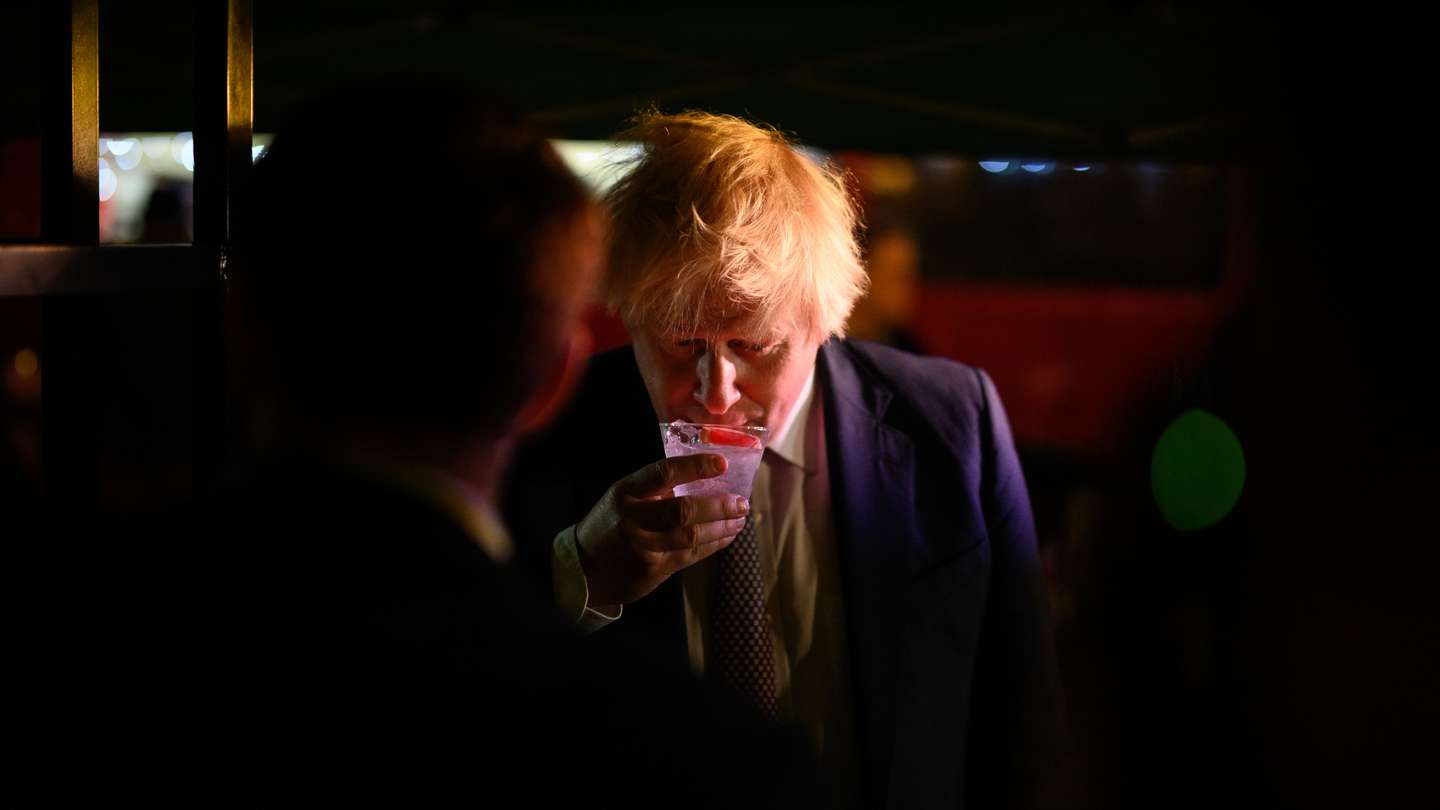 UK Food And Drinks Market On Downing Street