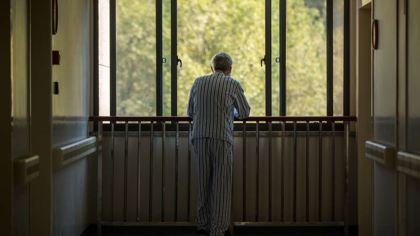 Patients With Alzheimer's Disease In Hangzhou