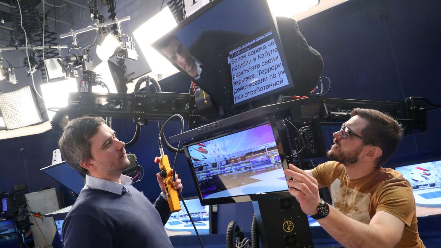 New studio of Vremya, news programme on Channel One