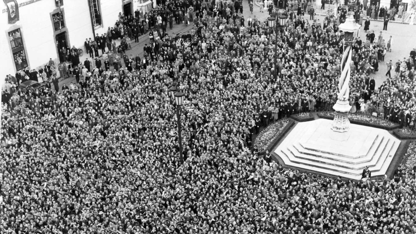 QUEEN AND DUKE TOUR PORTUGAL'S HEARTLAND