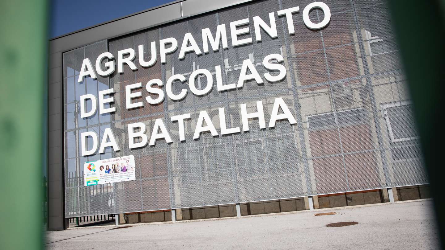 Reportagem na Batalha sobre o jovem suspeito de tentativa de ataque à Faculdade de Ciências. Batalha, 11 de fevereiro de 2022. (JOÃO PEDRO MORAIS/OBSERVADOR)