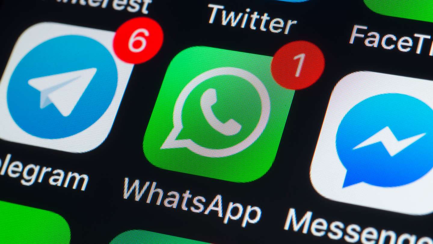 Whatsapp, Messenger, Telegram and other phone chat Apps on iPhone screen