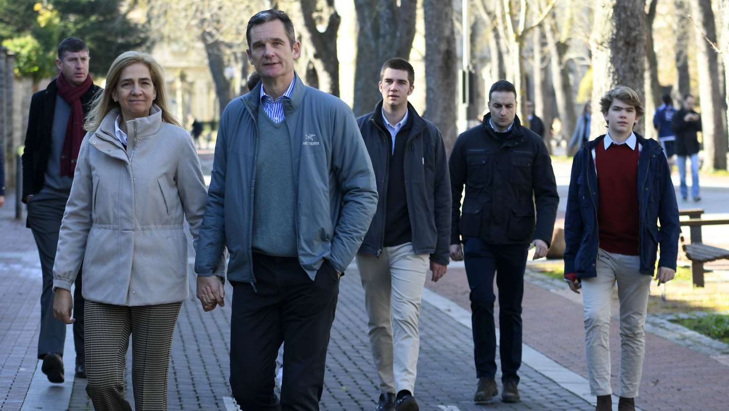 'Celebrity Sighting In Vitoria - December 25, 2019