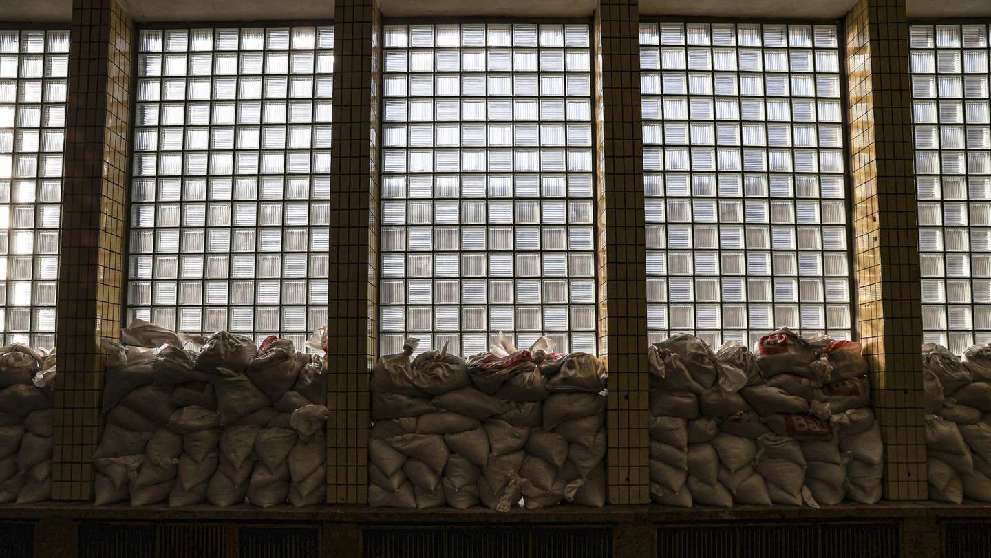 Kyiv residents sheltering in metro stations for 1 month due to Russian attacks