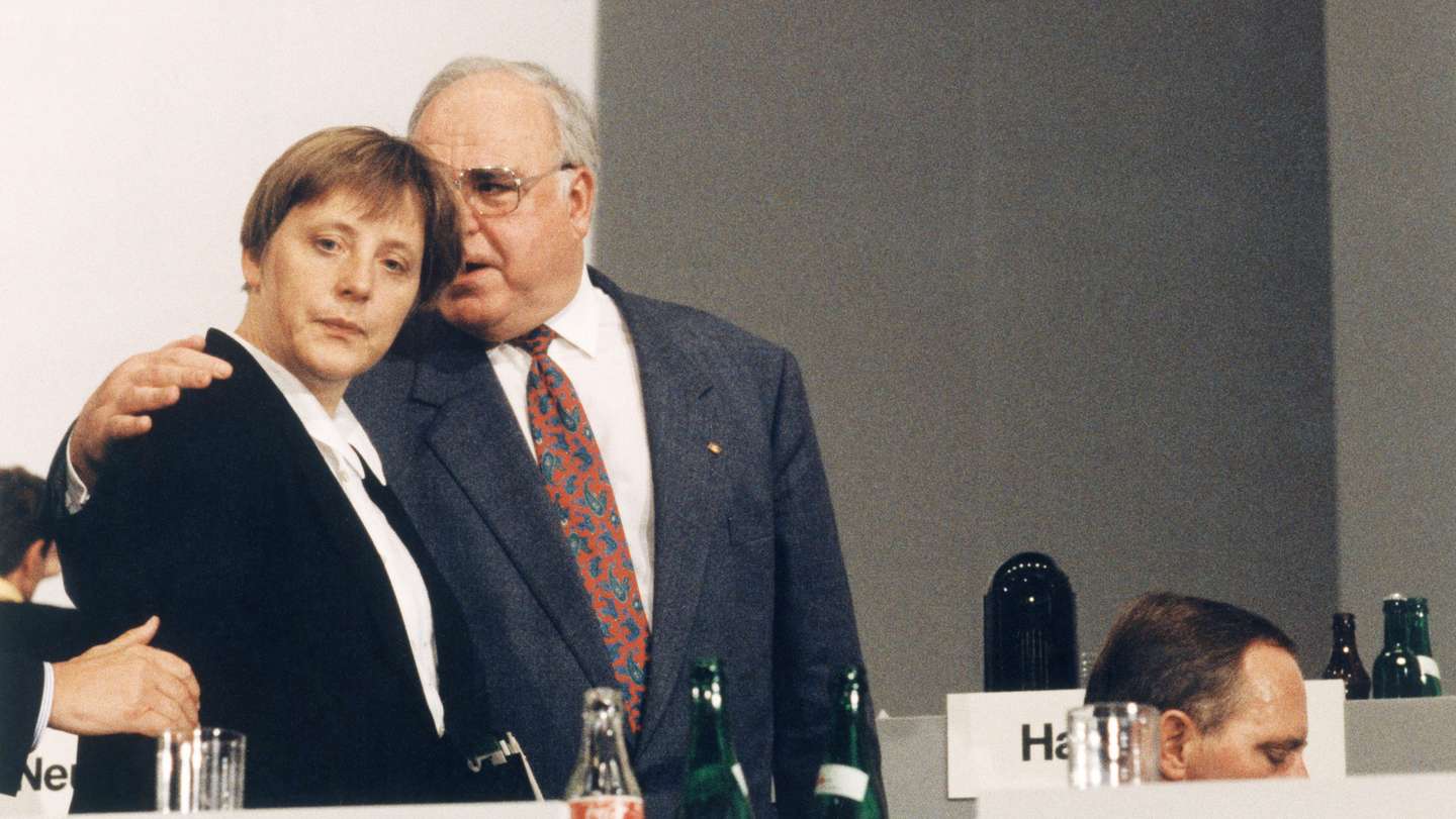 Kohl , Helmut *03.04.1930-politician, CDU; Germany, Federal Chancellor 1982-1998, with Angela Merkel, march 1993