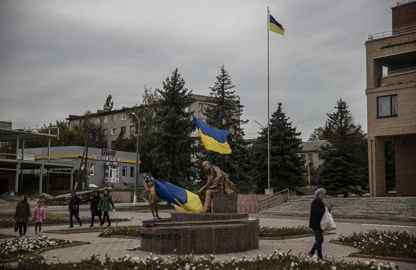 Ukrainian army takes control of town in southeast