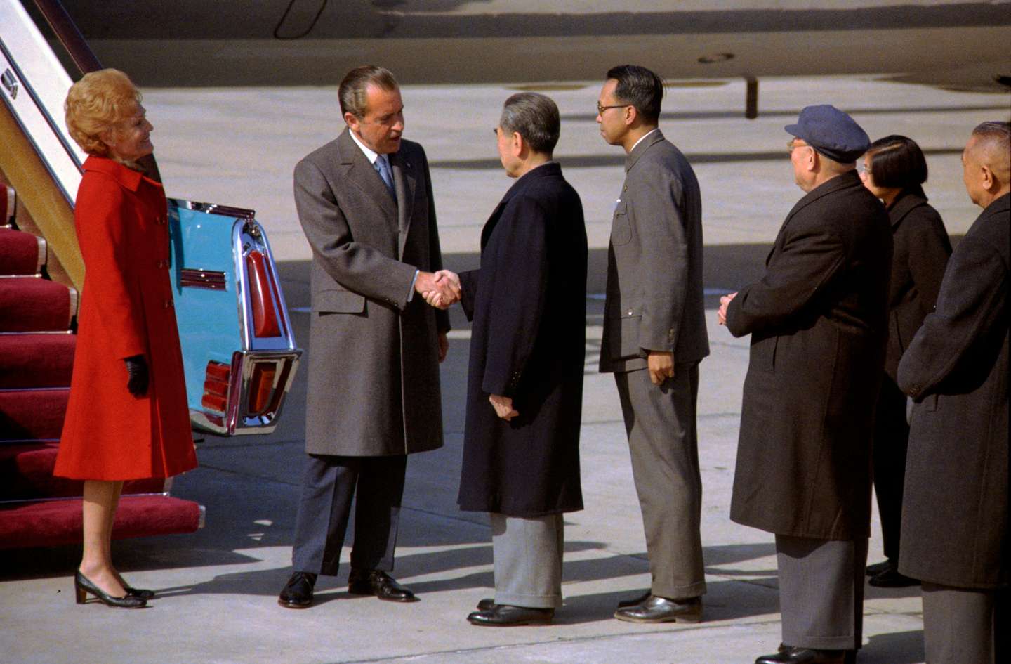 Nixon Meets En-Lai In China