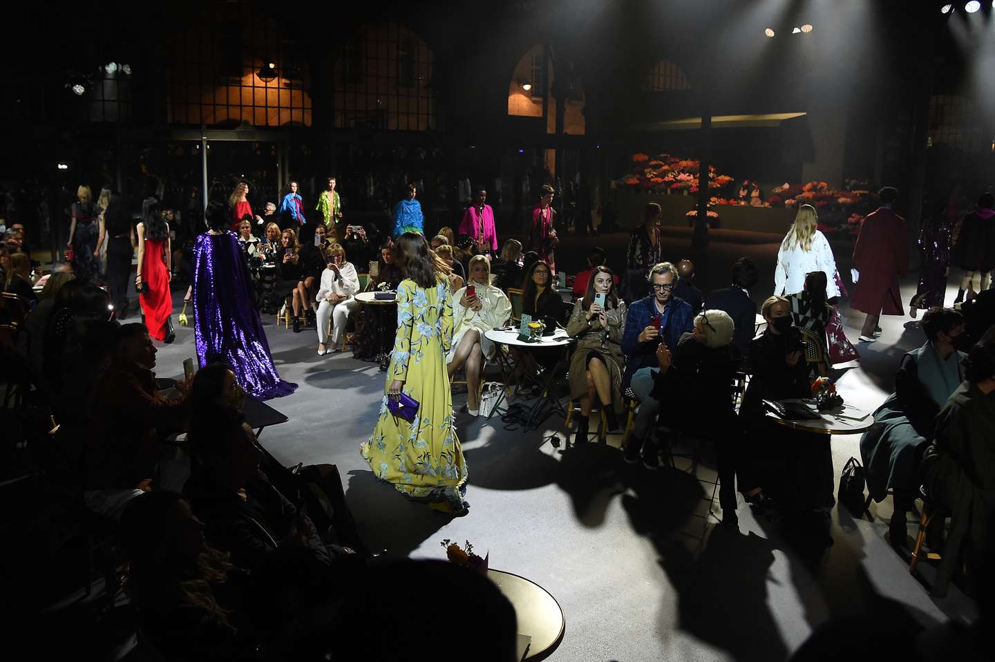 Valentino : Runway - Paris Fashion Week - Womenswear Spring Summer 2022