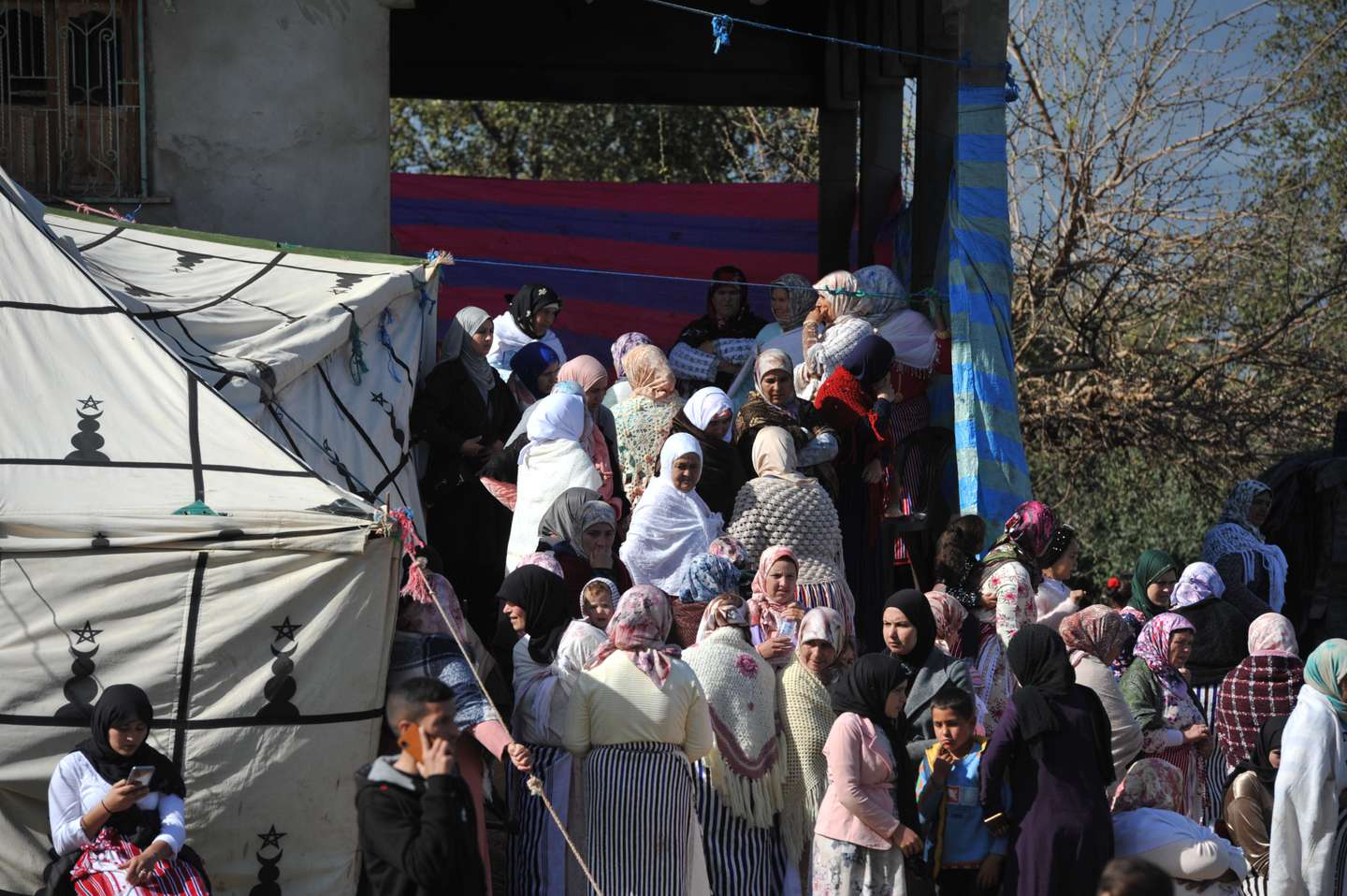 Realizou-se esta segunda-feira o funeral de Rayan, o rapaz de cinco anos que morreu este sábado depois de passar quatro dias preso num poço em Marrocos